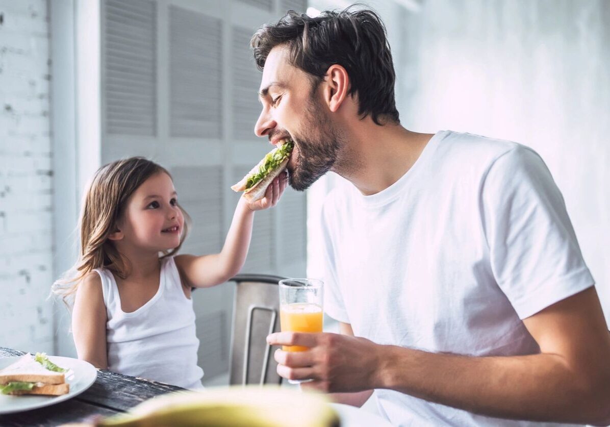 I love you, dad! Handsome young man at home with his little cute girl are having breakfast. Happy Father's Day! (I love you, dad! Handsome young man at home with his little cute girl are having breakfast. Happy Father's Day!, ASCII, 112 components, 11